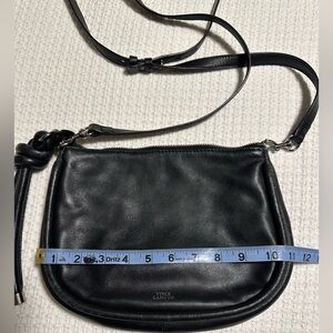 VINCE CAMUTO black crossover shoulder purse with adjustable strap